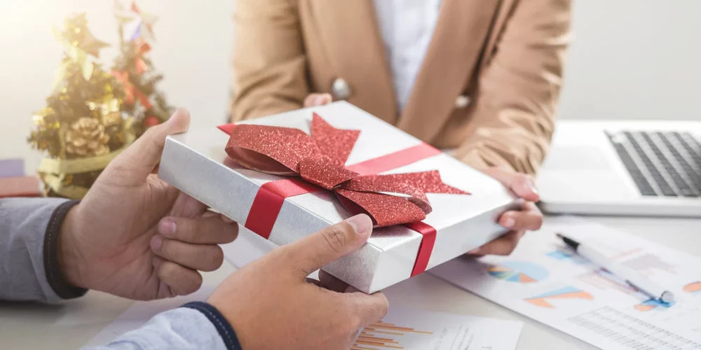 Christmas Gift Boxes vs. Hampers: Which One Should You Choose?
