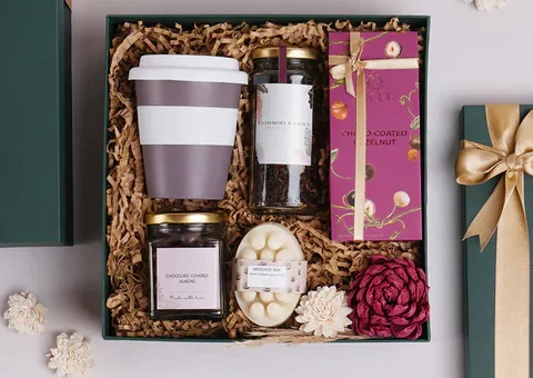 Personalised Touches That Make a Christmas Hamper Truly Special